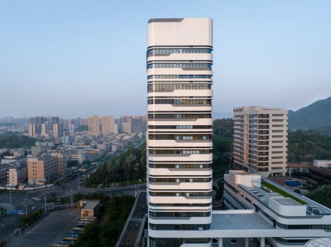 深圳市坪山区疾病预防控制中心 | 深大建筑设计院“钟中+钟波涛”工作室设计案例