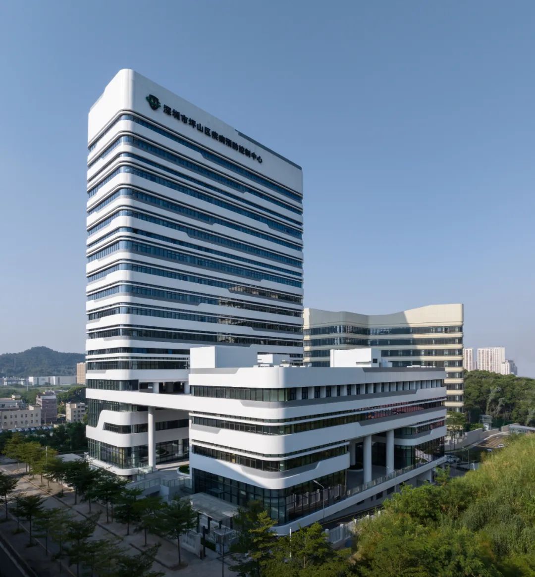 深圳市坪山区疾病预防控制中心 | 深大建筑设计院“钟中+钟波涛”工作室设计案例