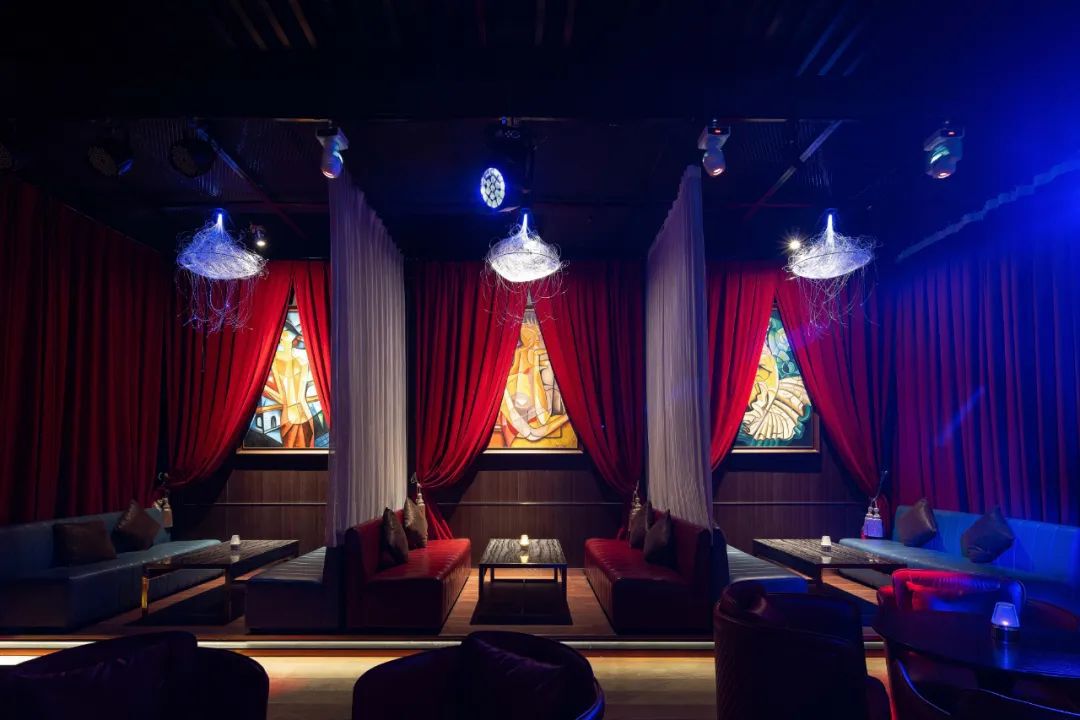 JAZZ BAR 壹间酒廊里的爵士女伶，春风十里不如你设计案例
