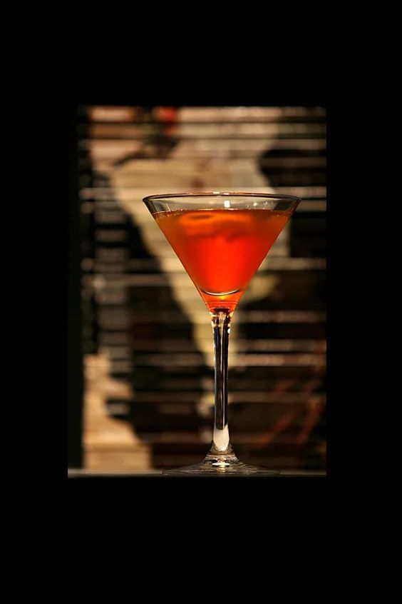 JAZZ BAR 壹间酒廊里的爵士女伶，春风十里不如你设计案例