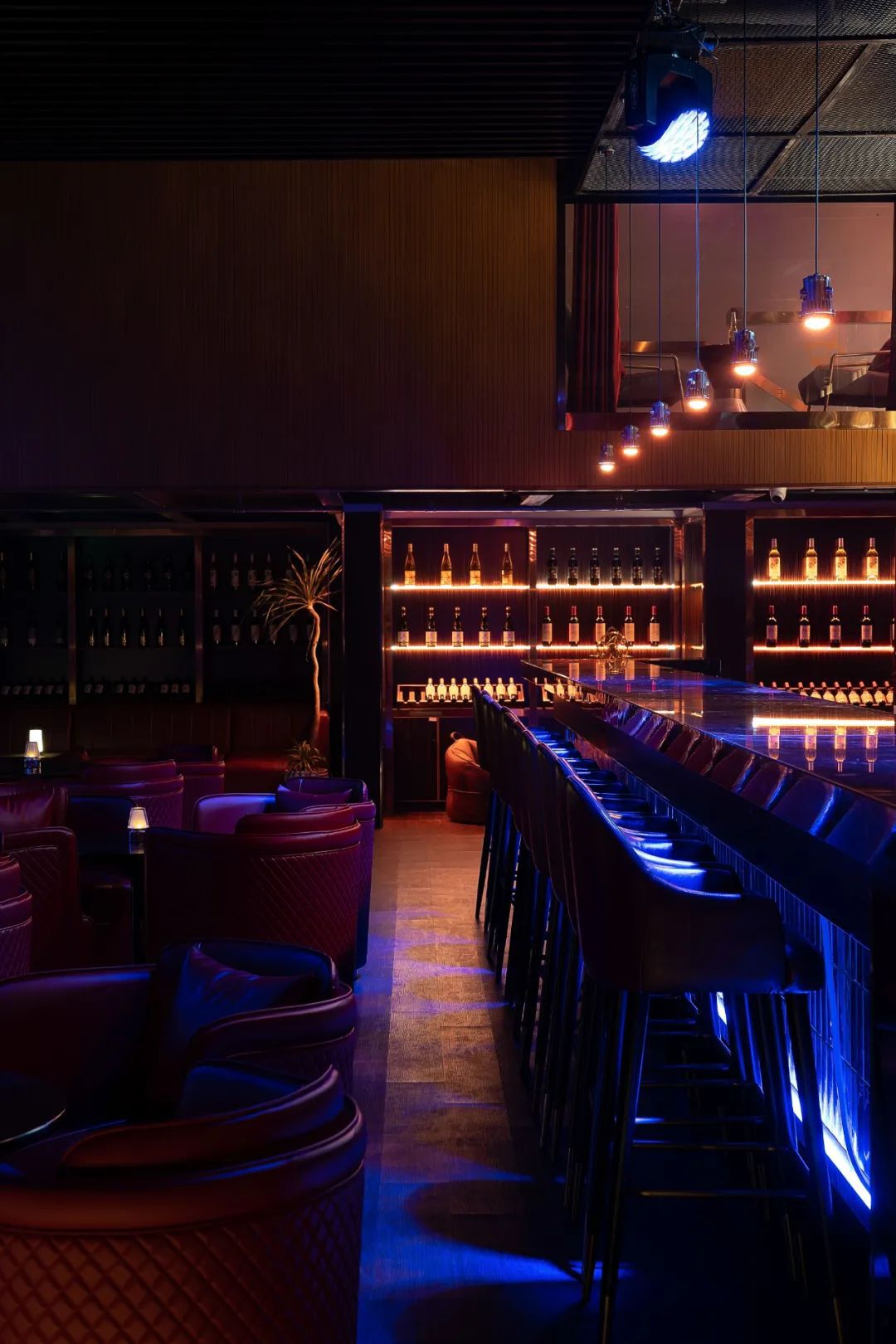 JAZZ BAR 壹间酒廊里的爵士女伶，春风十里不如你设计案例