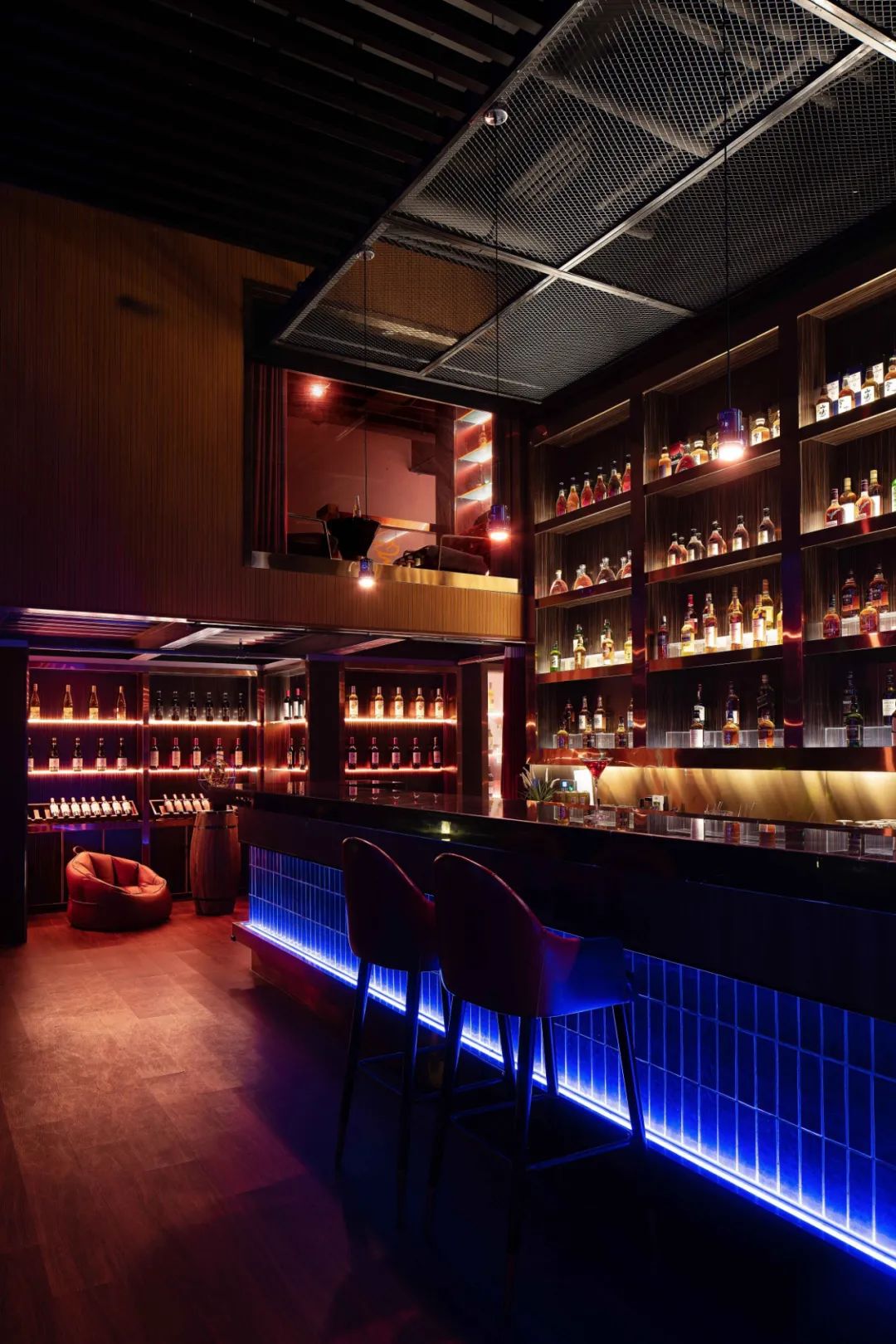 JAZZ BAR 壹间酒廊里的爵士女伶，春风十里不如你设计案例