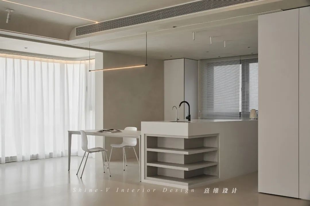 《疏逸》230㎡奶油感磐多魔，空间打开、光影纵横，自在气息满屋穿梭 | 熹维设计设计案例