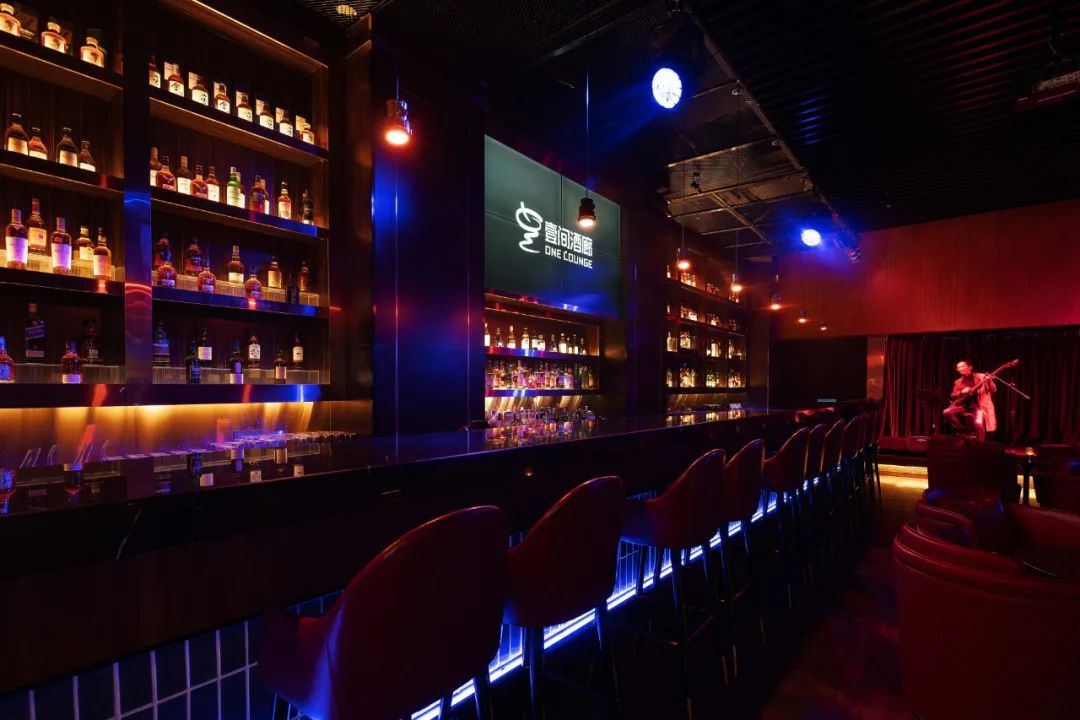 JAZZ BAR 壹间酒廊里的爵士女伶，春风十里不如你设计案例