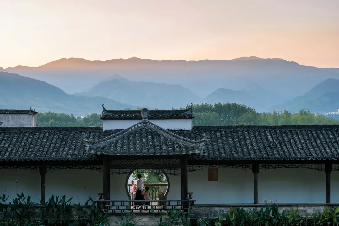 在高于生活的艺术中，构建网红酒店IP | 埂上设计设计案例