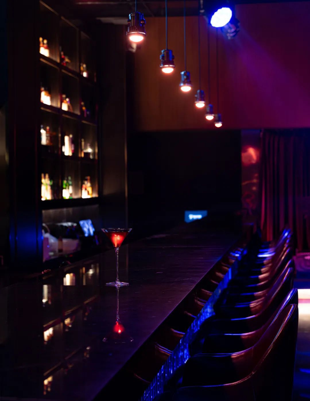 JAZZ BAR 壹间酒廊里的爵士女伶，春风十里不如你设计案例