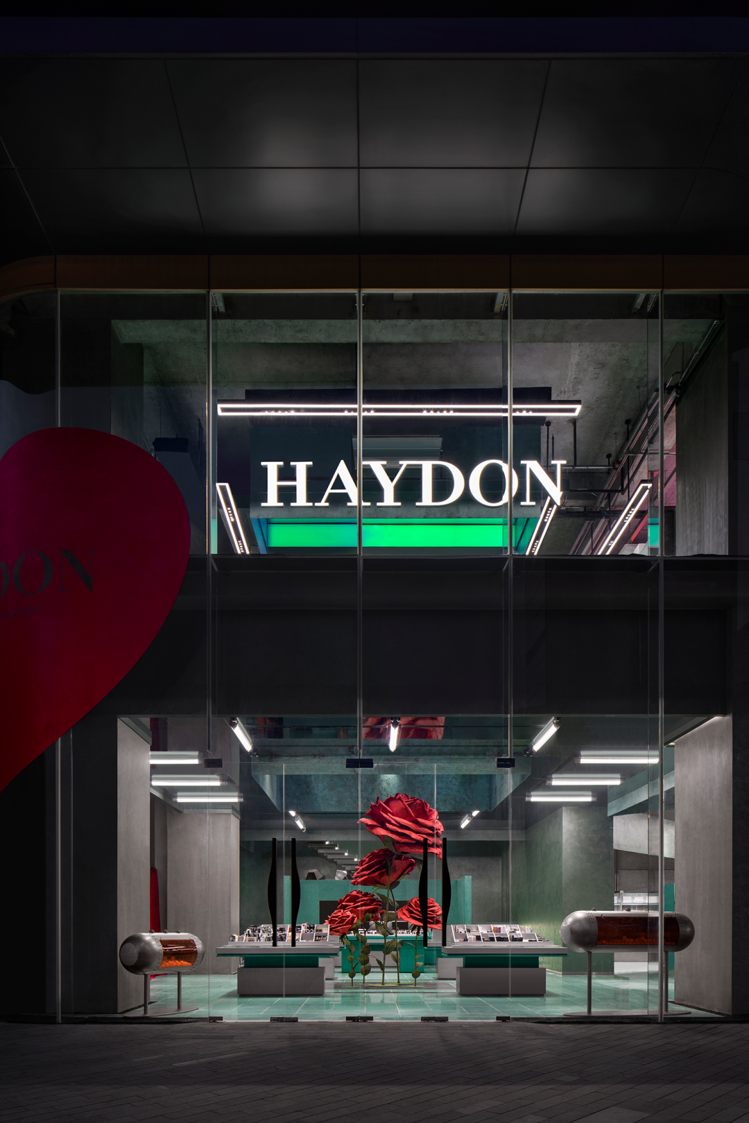 HAYDON 旗舰店 ，超现实秀场！｜ 得德设计设计案例