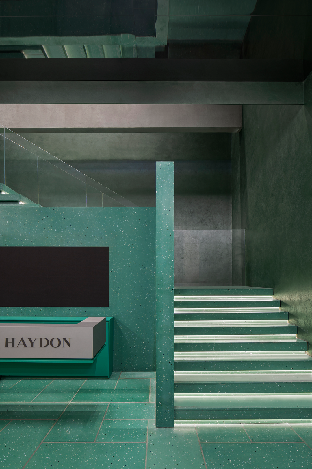 HAYDON 旗舰店 ，超现实秀场！｜ 得德设计设计案例