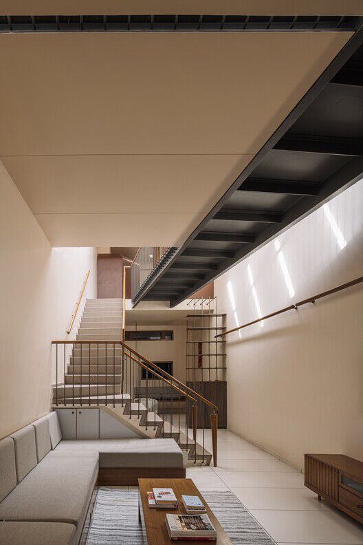 红砖编织出来的公寓 The Linear House设计案例