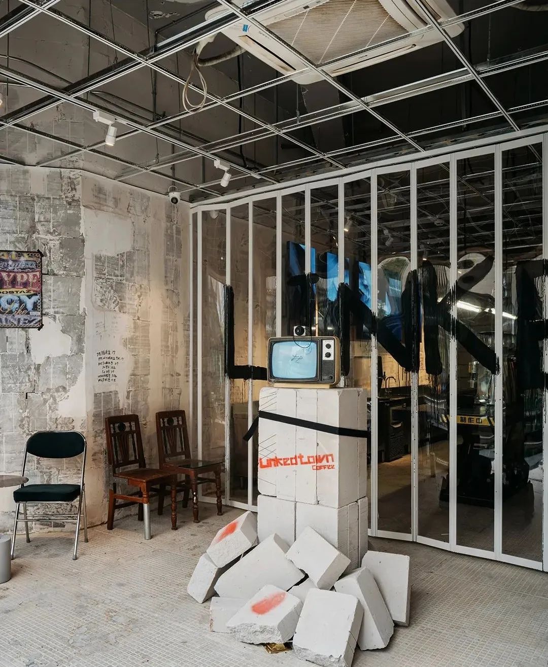 咖啡店设计：行业内卷中创造出咖啡“废土美学”在场体验设计案例