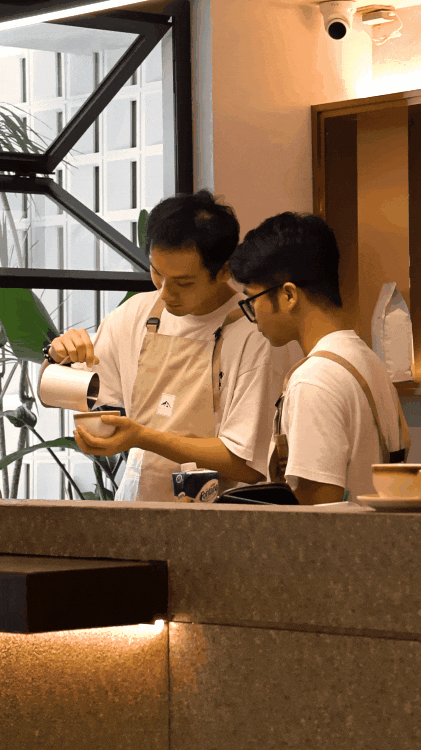 GNU金秋设计| 35㎡山间咖啡馆设计案例