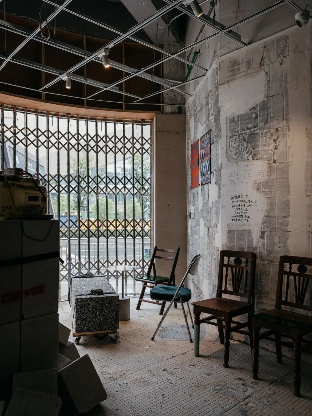 咖啡店设计：行业内卷中创造出咖啡“废土美学”在场体验设计案例