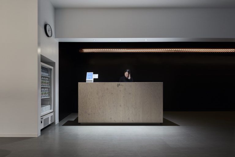  日本大阪·9h nine hours胶囊旅馆 | Naruse Inokuma Architects设计案例