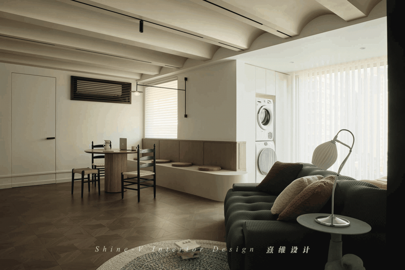 弧形波浪吊顶+复古双开门，120㎡优雅随性的家 | 熹维设计设计案例