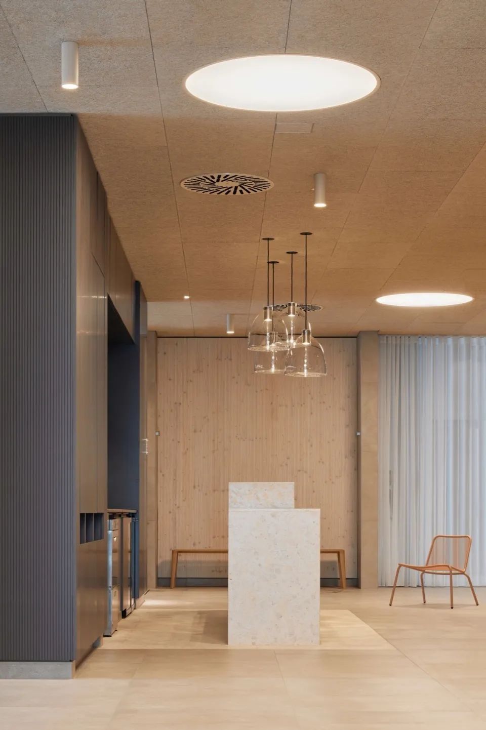Plus One Architects丨桑拿世界设计案例
