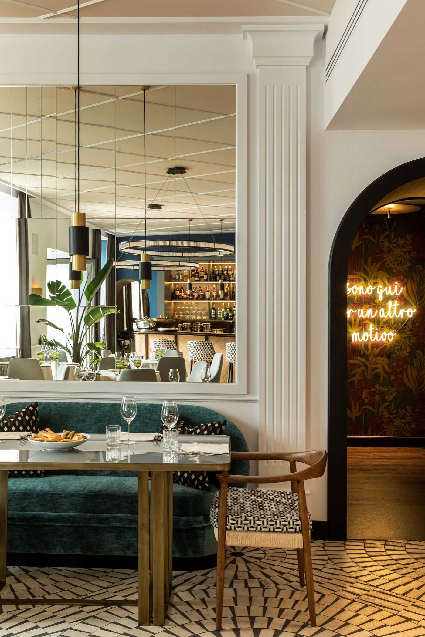 BiagioniRistorante 宫殿里的花园餐厅设计案例