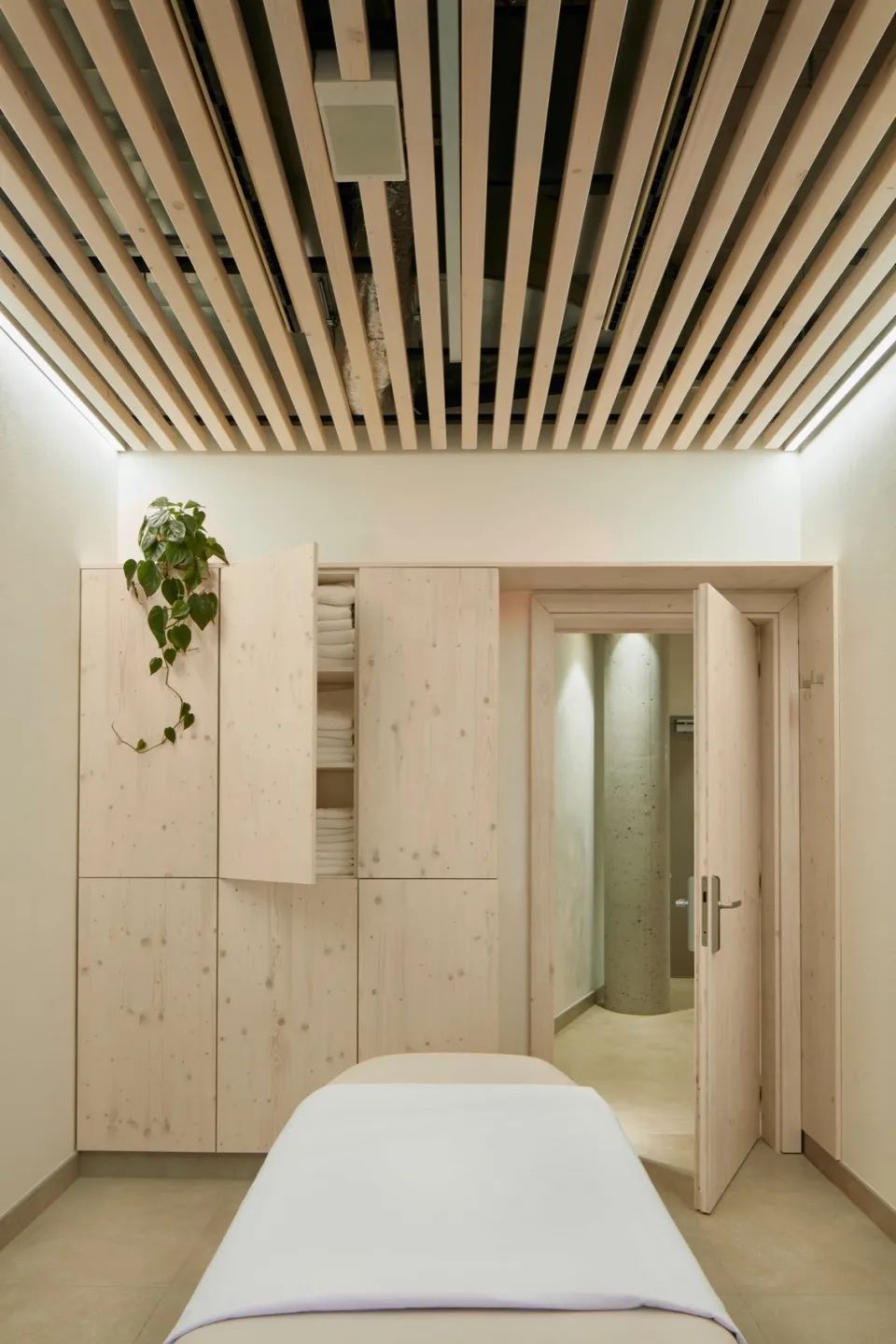 Plus One Architects丨桑拿世界设计案例