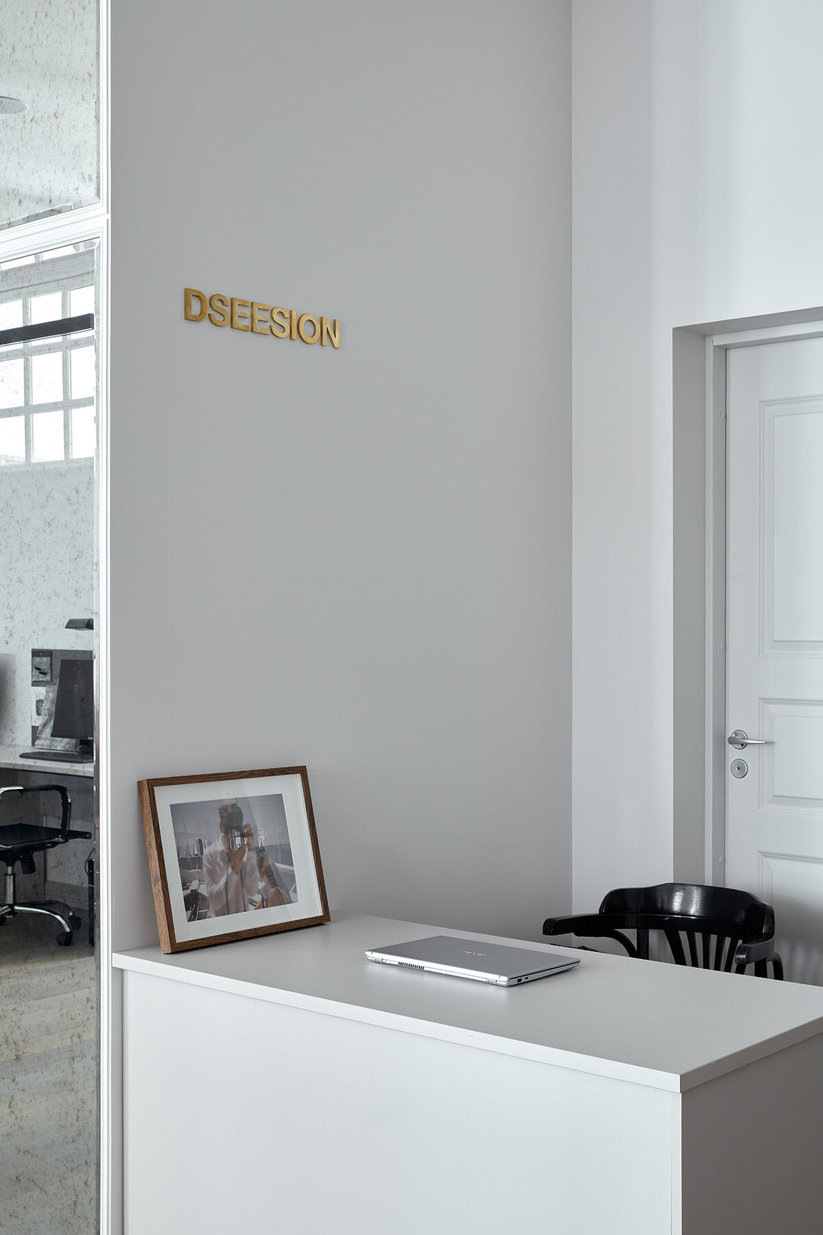 DseesionInteriorsBureau 愉快、畅谈、自由的办公空间设计案例