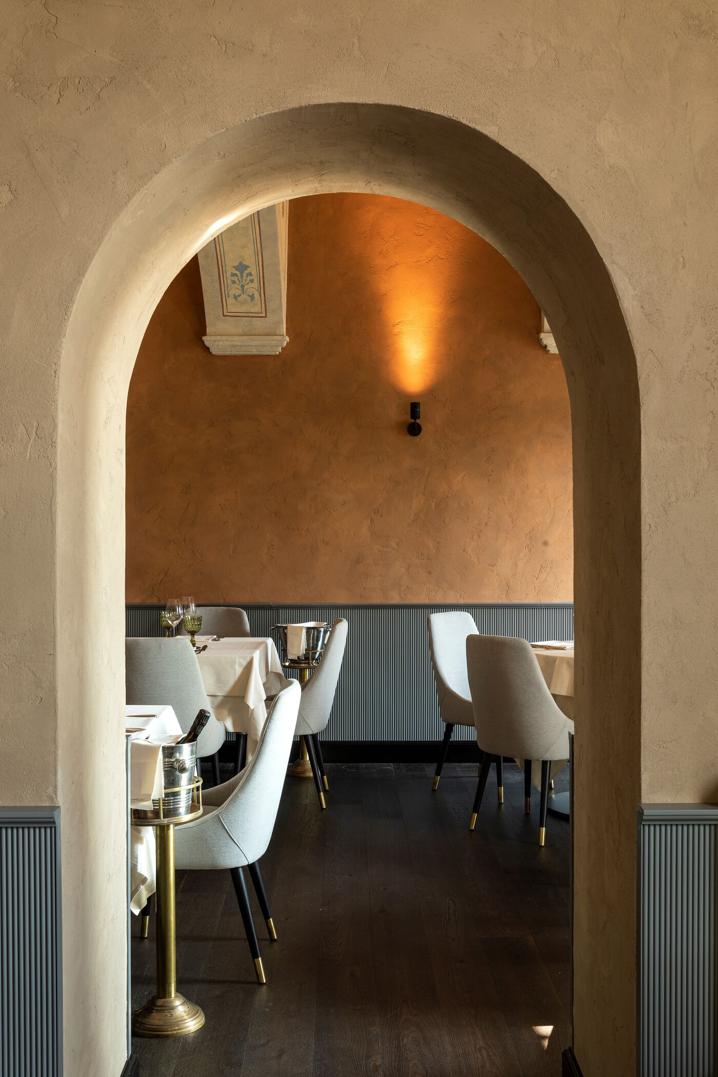 BiagioniRistorante 宫殿里的花园餐厅设计案例
