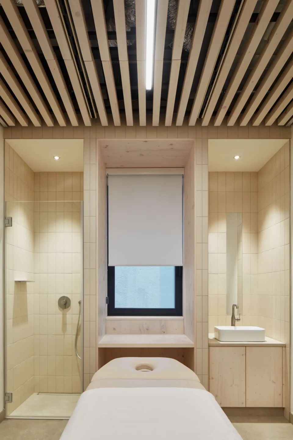 Plus One Architects丨桑拿世界设计案例