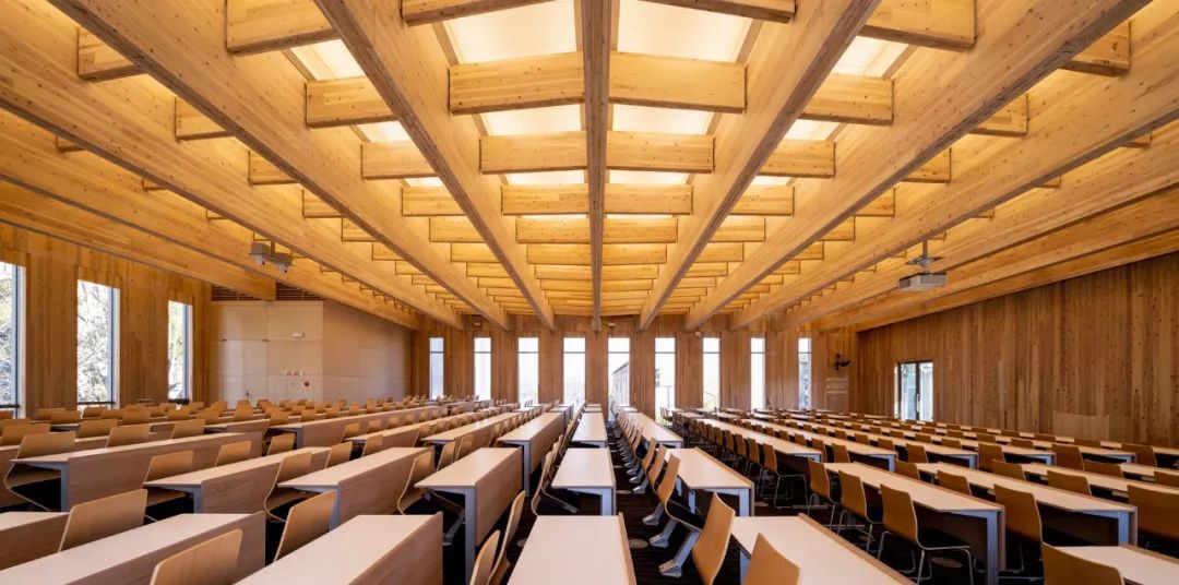 隈研吾新作丨日本冈山大学的无柱木教室设计案例