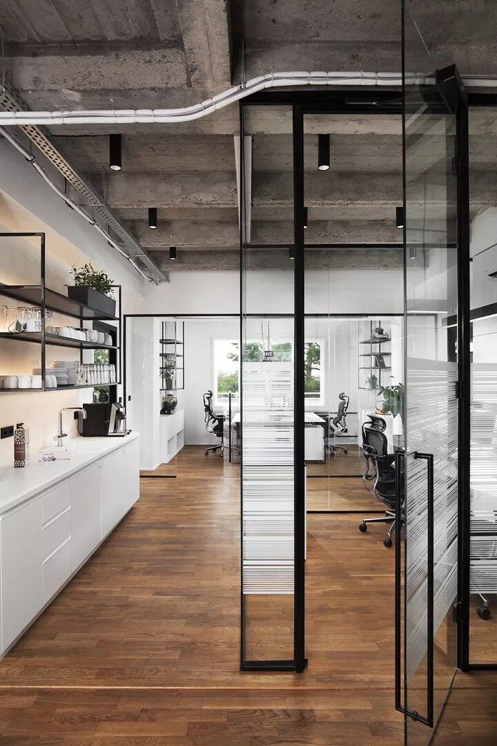 红牛Red Bull布拉格办公室升级改造设计 | Atelier Kunc Architects设计案例
