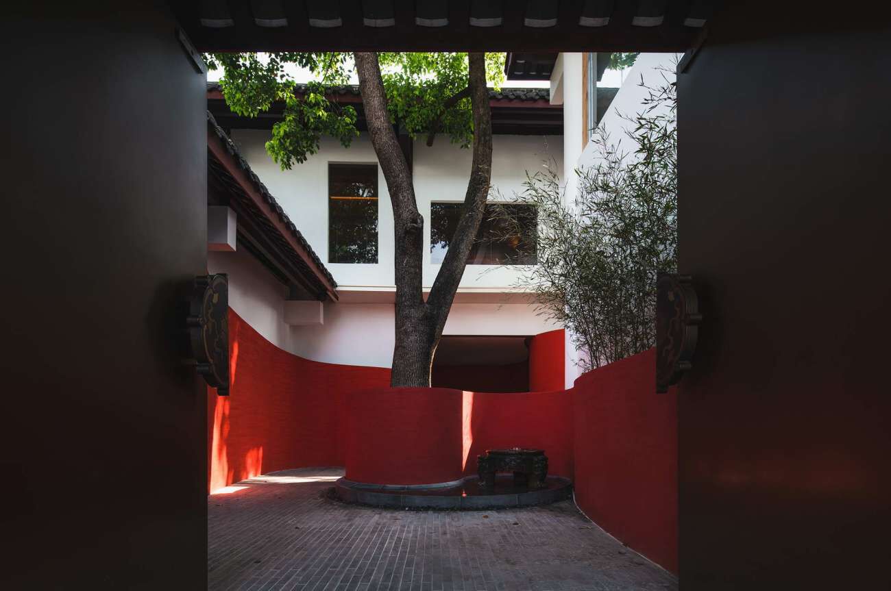 慕达建筑丨藏在成都青羊宫的庭院餐厅设计案例