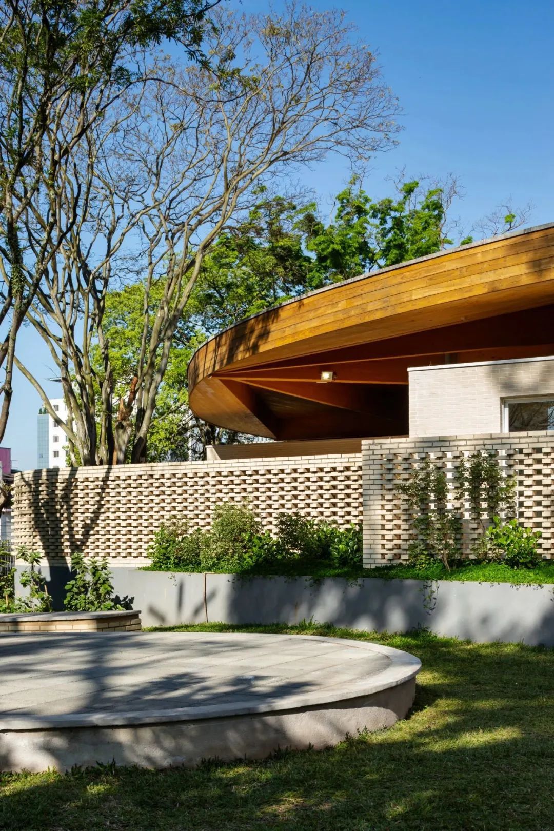 “公园学校”，市立幼儿教育校园丨 Gabriella Ornaghi Arquitetura da Paisagem设计案例