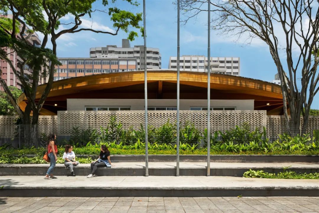 “公园学校”，市立幼儿教育校园丨 Gabriella Ornaghi Arquitetura da Paisagem设计案例