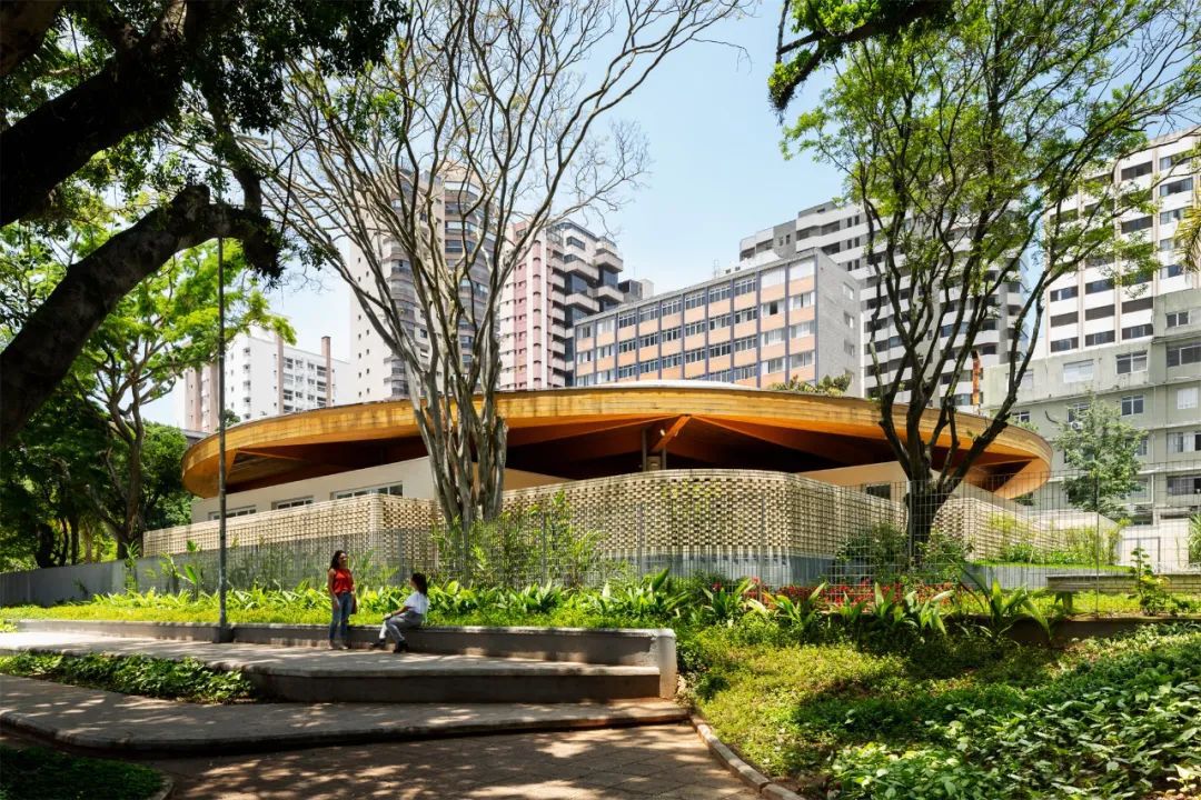 “公园学校”，市立幼儿教育校园丨 Gabriella Ornaghi Arquitetura da Paisagem设计案例