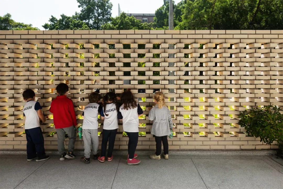 “公园学校”，市立幼儿教育校园丨 Gabriella Ornaghi Arquitetura da Paisagem设计案例