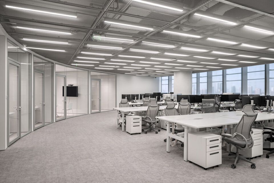 资产管理公司，回旋的光栅 | 合尘建筑设计案例