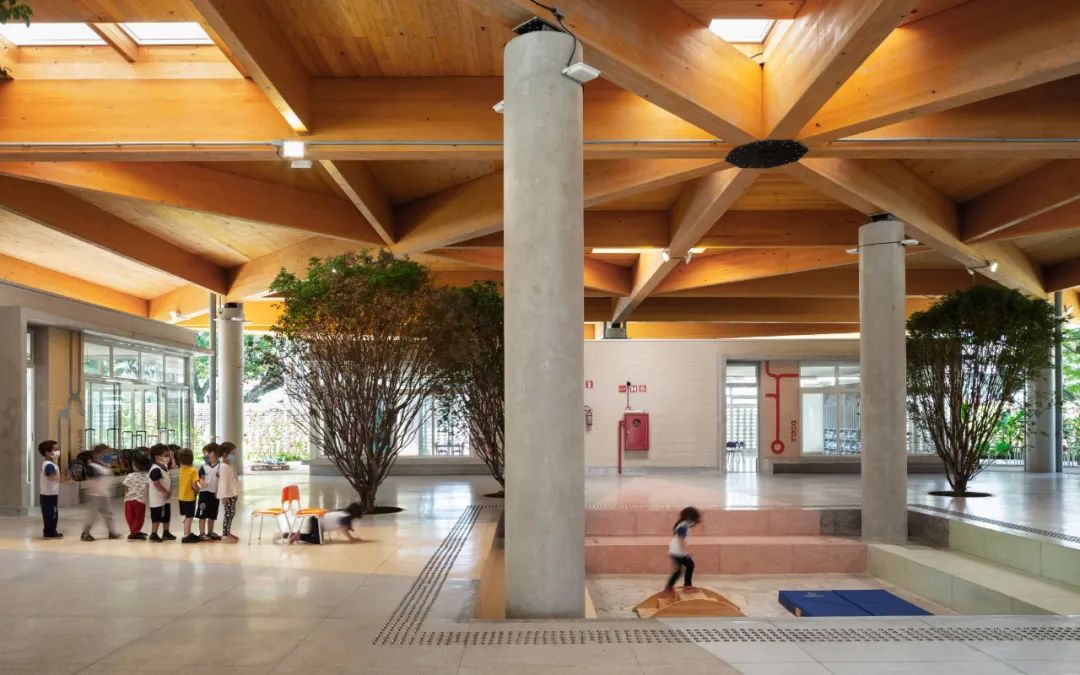 “公园学校”，市立幼儿教育校园丨 Gabriella Ornaghi Arquitetura da Paisagem设计案例