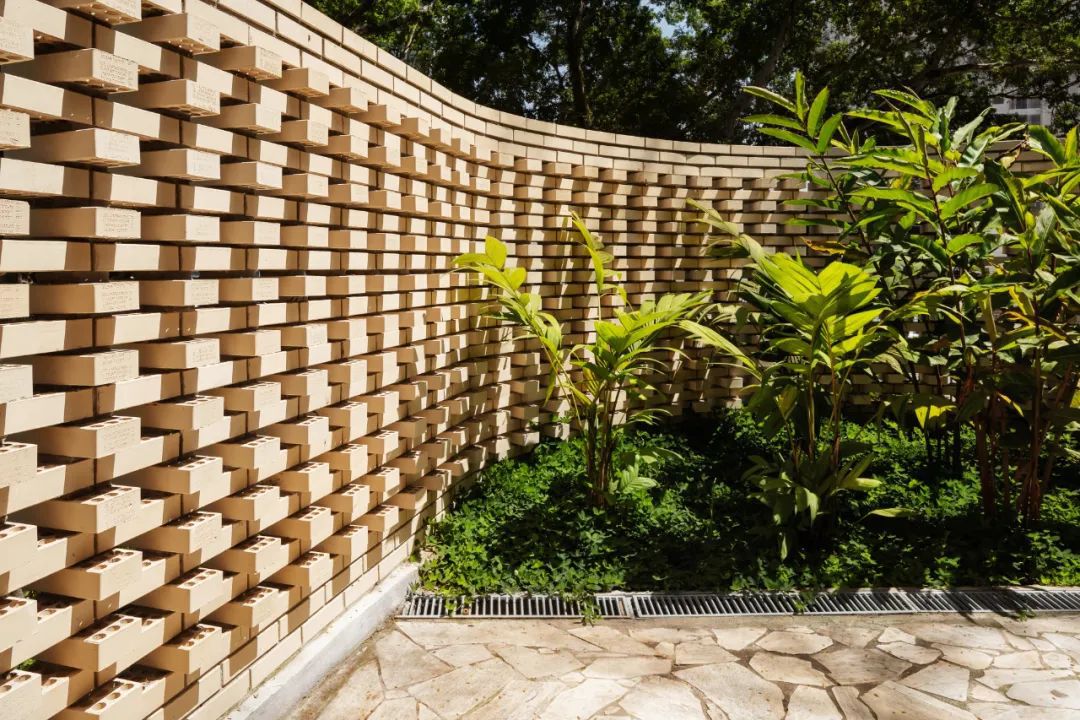 “公园学校”，市立幼儿教育校园丨 Gabriella Ornaghi Arquitetura da Paisagem设计案例