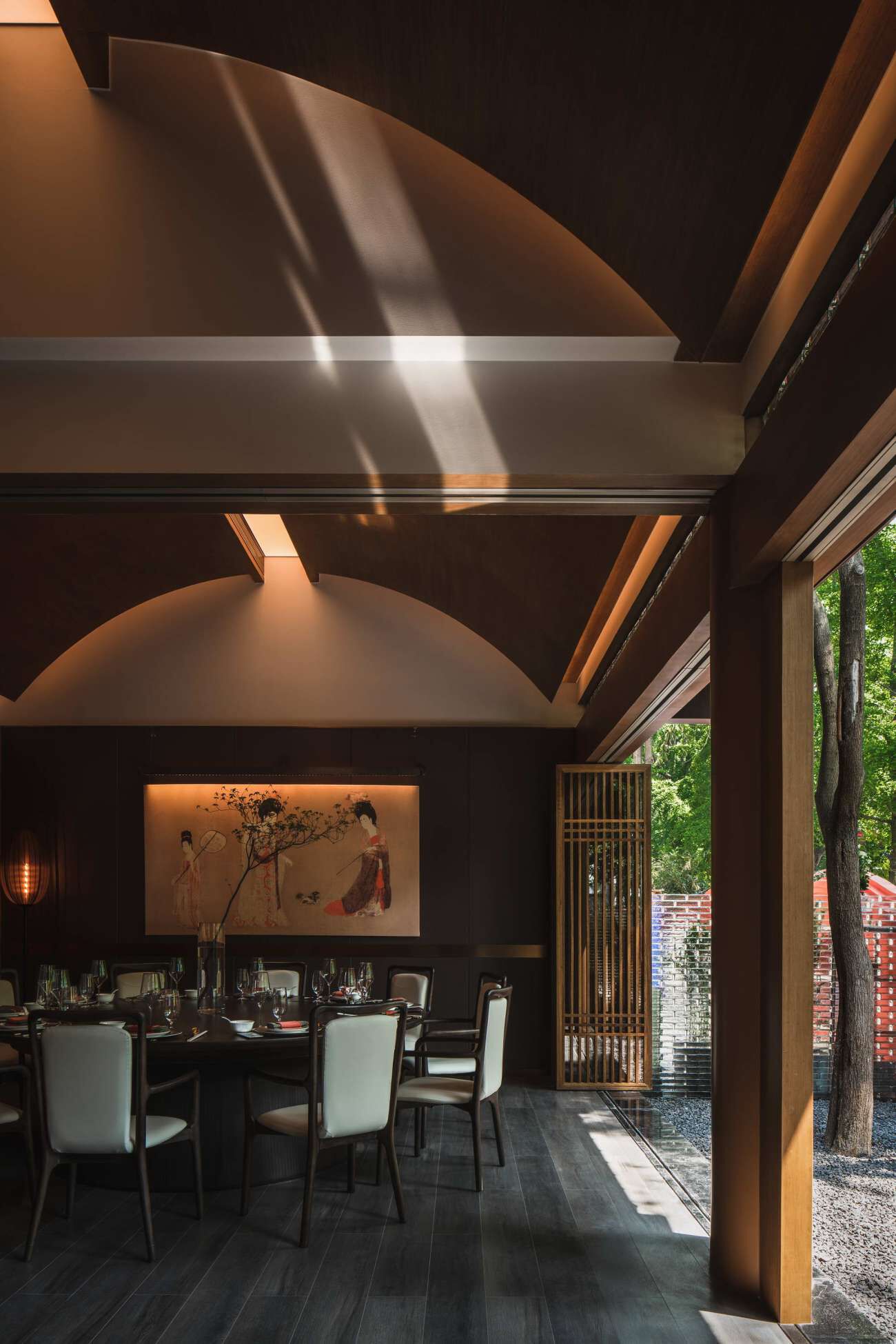 慕达建筑丨藏在成都青羊宫的庭院餐厅设计案例