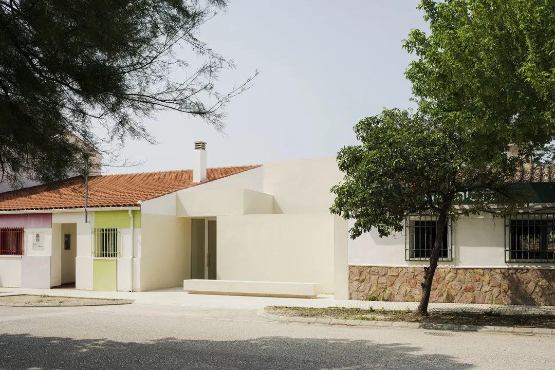 Iterare arquitectos丨村庄中的幼儿园设计案例