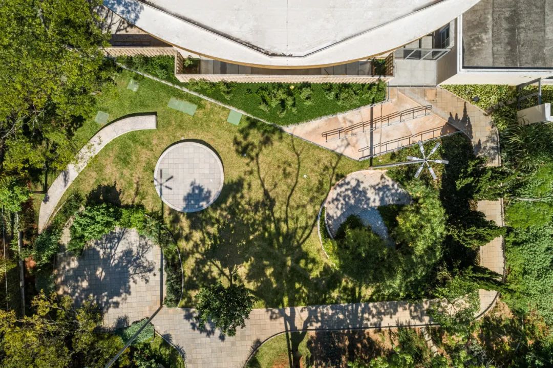 “公园学校”，市立幼儿教育校园丨 Gabriella Ornaghi Arquitetura da Paisagem设计案例