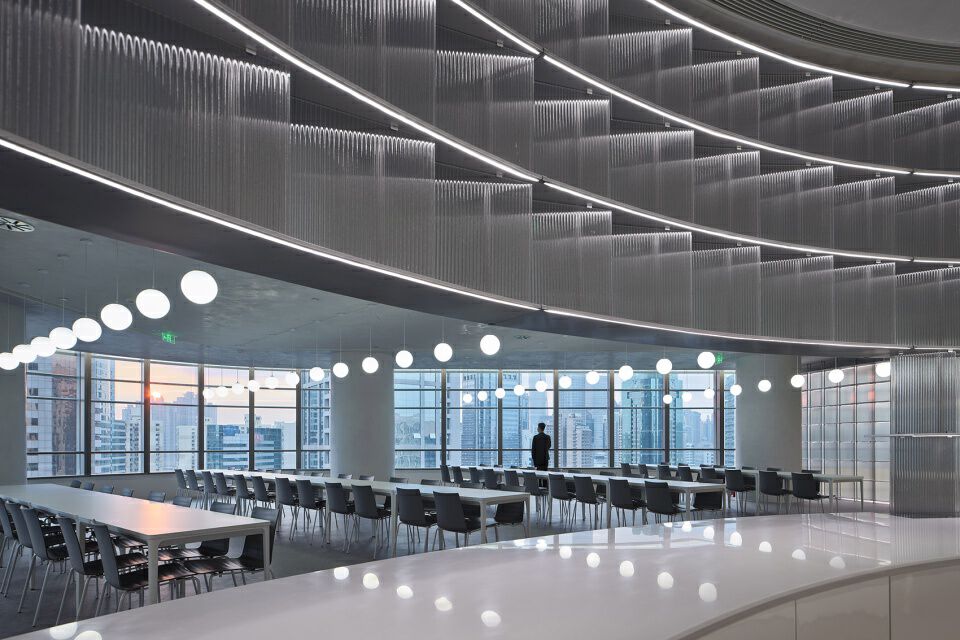 资产管理公司，回旋的光栅 | 合尘建筑设计案例